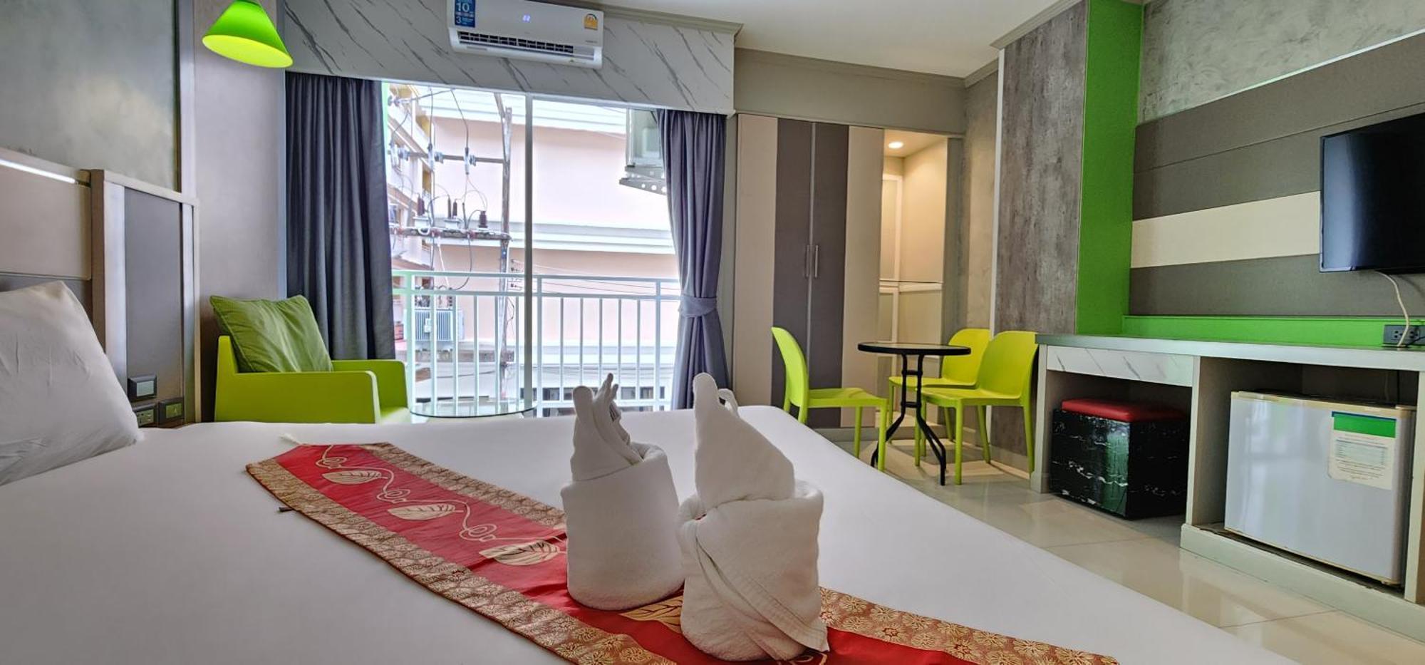 Issara Patong Beach Dış mekan fotoğraf