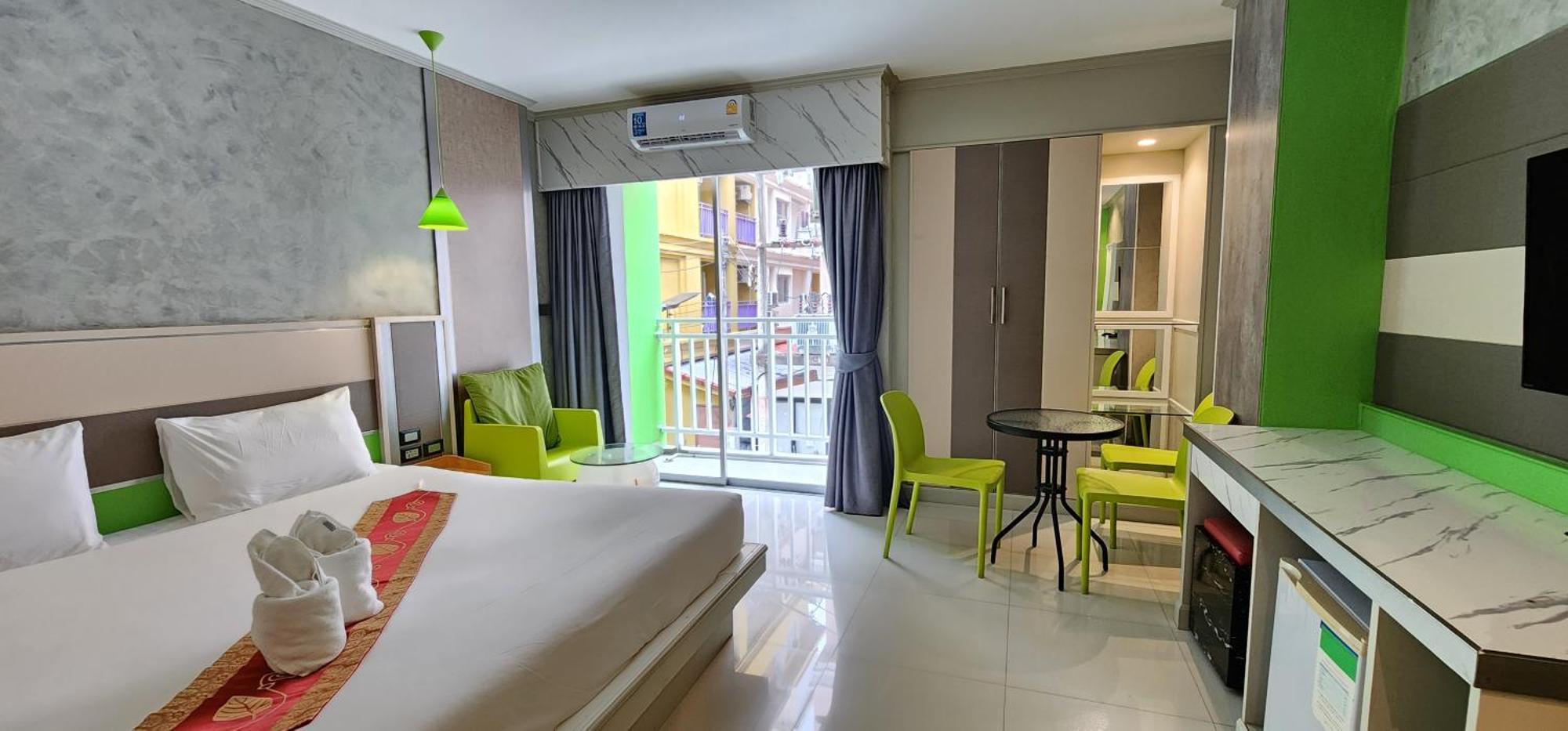 Issara Patong Beach Dış mekan fotoğraf